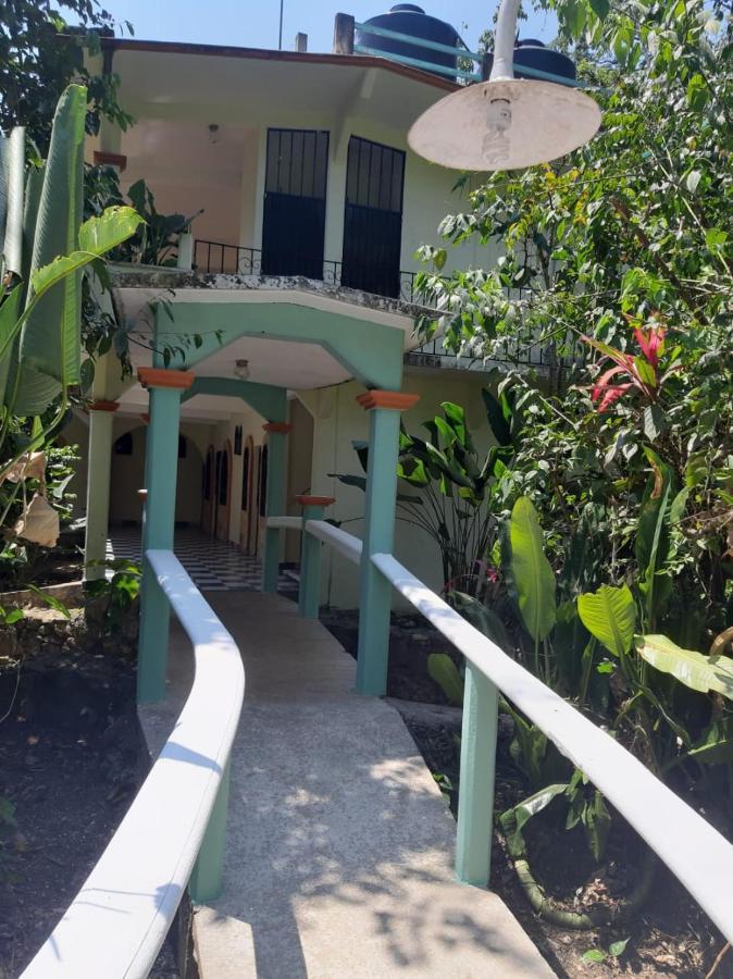 Hotel Cabanas Margarita & Ed パレンケ エクステリア 写真